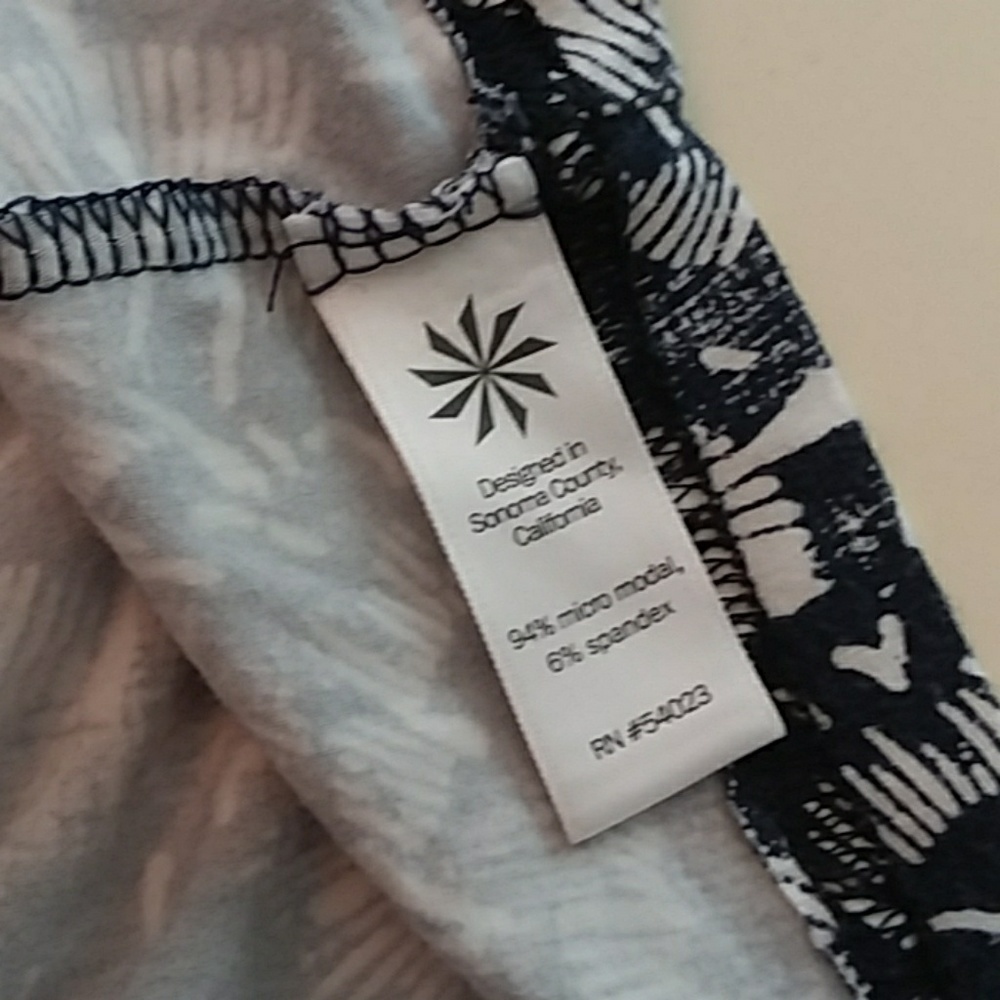 Athleta xxs navy blue abstract print dress - Picture 4 of 6